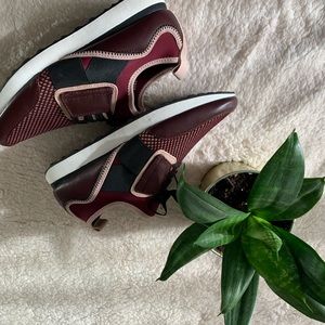 Women’s A New Day Deena lace up sneakers burgundy